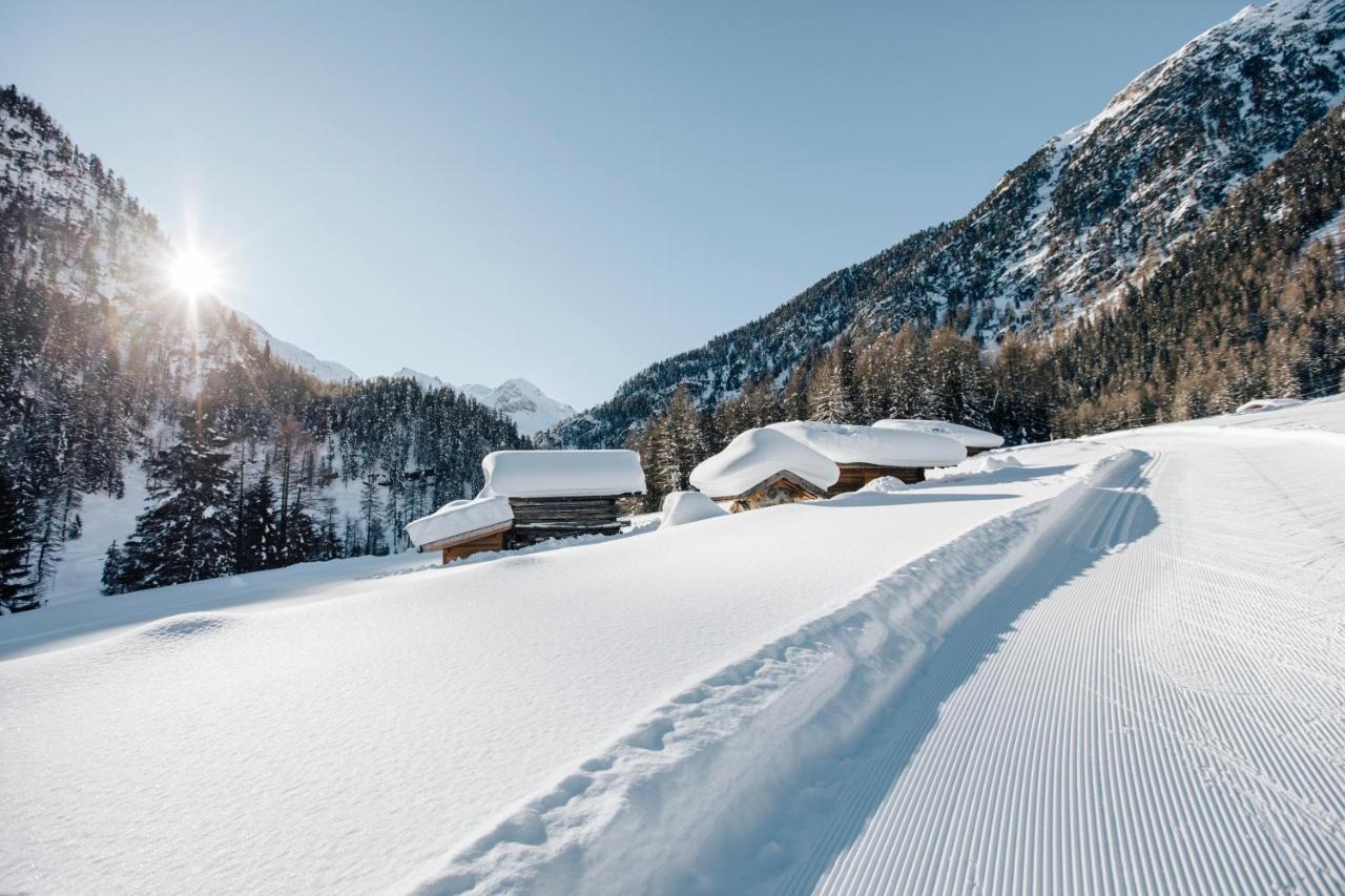 Das Gerstl Alpine Retreat Hotel Malles Venosta Exterior photo