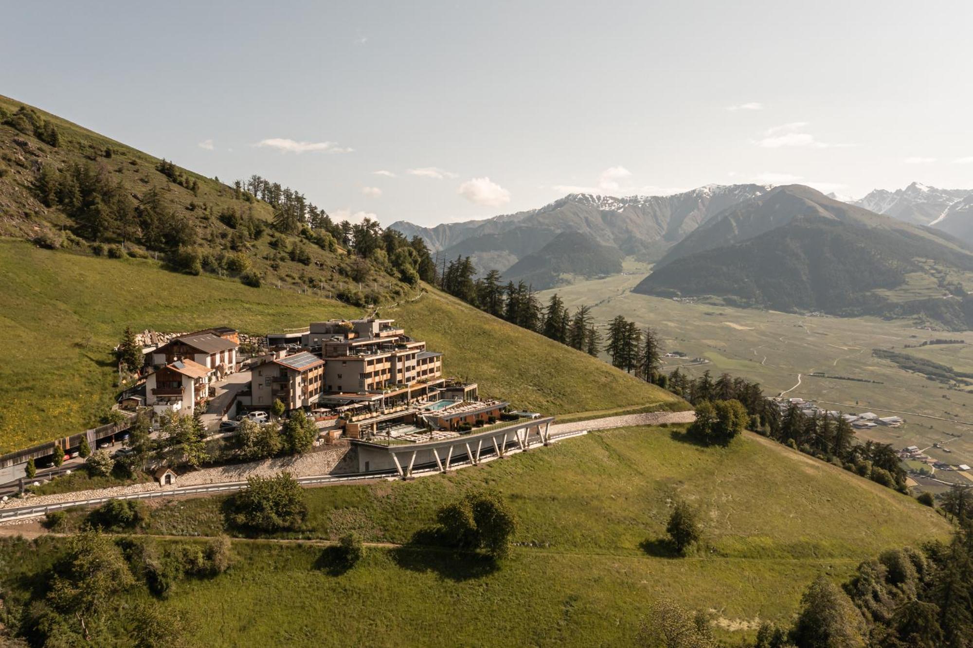 Das Gerstl Alpine Retreat Hotel Malles Venosta Exterior photo